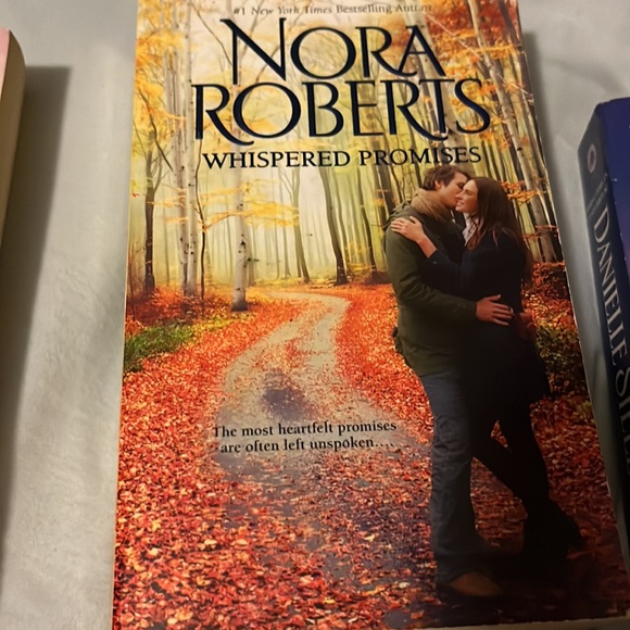 6 Paperback Books! - Picture 6 of 7